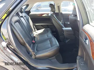 2014 Lincoln MKZ Hybrid z VIN 3LN6L2LU2ER830378, wystawiony jako IAAI lot #42207921 z przebiegiem 155 304 mil mil oraz . Historia ofert i sprzedaży dostępna na DreamBid. Obrazek 8.