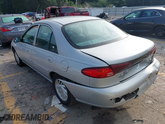 1999 Ford Escort SE z VIN 1FAFP13P6XW200107, wystawiony jako IAAI lot #42600719 z przebiegiem 113 515 mil mil oraz . Historia ofert i sprzedaży dostępna na DreamBid. Obrazek 3.