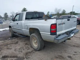 2001 Dodge Ram 1500 with VIN 3B7HF13Y01M516978, listed as a IAAI auction lot 41303914 with 185,361 mi miles. Bid and sale history available at carsss.com. Image 3.