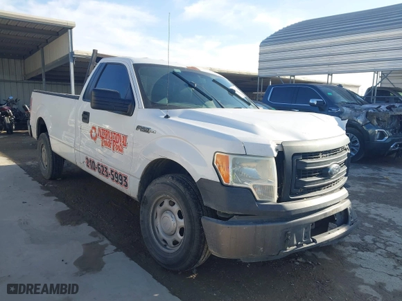 2014 Ford F-150 XL with VIN 1FTMF1CM4EKD68780, listed as a IAAI auction lot 41571968 with 193,363 mi miles. Bid and sale history available at carsss.com. Image 1.