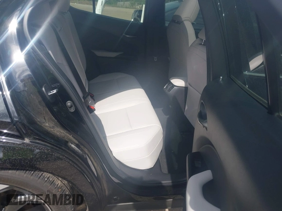 2022 Lexus UX 200 с VIN JTHP3JBHXN2052048, выставлен на аукционе IAAI как лот 42290095 с пробегом 13 938 миль миль и . История ставок и продаж доступна на DreamBid. Изображение 8.