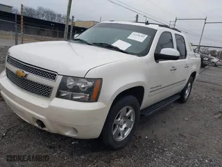 2012 Chevrolet Avalanche LTZ with VIN 3GNMCGE03CG254318, listed as a IAAI auction lot 41538283 with 291,833 mi miles. Bid and sale history available at carsss.com. Image 17.
