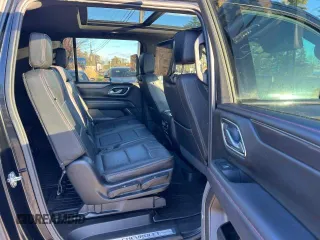 2021 Chevrolet Suburban RST z VIN 1GNSKEKD0MR457206, wystawiony jako Copart lot #87004944 z przebiegiem 139 570 mil mil oraz Czysty tytuł • Clean title. Historia ofert i sprzedaży dostępna na DreamBid. Obrazek 6.