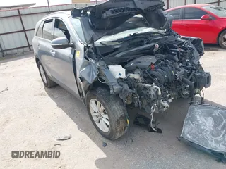 2020 Kia Sorento LX z VIN 5XYPG4A32LG640509, wystawiony jako IAAI lot #42321831 z przebiegiem Nie podano mil oraz . Historia ofert i sprzedaży dostępna na DreamBid. Obrazek 1.