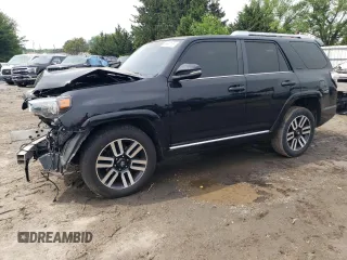 2018 Toyota 4Runner SR5 z VIN JTEBU5JR5J5598254, wystawiony jako Copart lot #56697155 z przebiegiem 153 811 mil mil oraz Szkoda całkowita • Salvage title. Historia ofert i sprzedaży dostępna na DreamBid. Obrazek 1.
