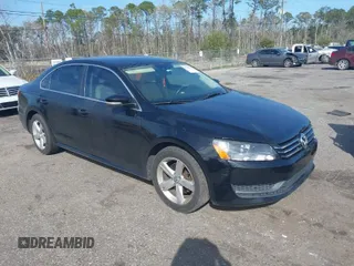 2015 Volkswagen Passat 1.8T SE w/Sunroof & Nav with VIN 1VWBT7A33FC032057, listed as a IAAI auction lot 41703871 with 129,824 mi miles. Bid and sale history available at carsss.com. Image 1.