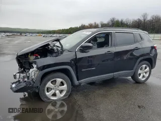 2020 Jeep Compass Latitude with VIN 3C4NJDBB6LT230514, listed as a Copart auction lot 67764114 with 31,852 mi miles and Salvage Title. Bid and sale history available at carsss.com. Image 1.