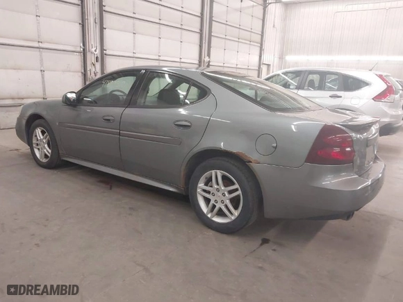 2007 Pontiac Grand Prix GT with VIN 2G2WR554171174980, listed as a IAAI auction lot 41897818 with 174,452 mi miles. Bid and sale history available at carsss.com. Image 3.