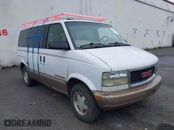 2000 GMC Safari with VIN 1GKEL19W1YB519900, listed as a IAAI auction lot 41836122 with 209,302 mi miles. Bid and sale history available at carsss.com. Image 1.