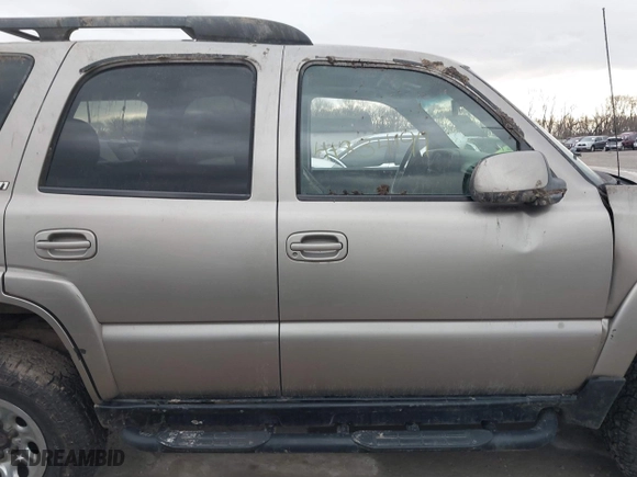 2001 Chevrolet Tahoe LS with VIN 1GNEK13T91R224397, listed as a IAAI auction lot 41834197 with 189,000 mi miles. Bid and sale history available at carsss.com. Image 12.
