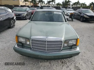 1989 Mercedes-Benz 300 with VIN WDBCA24D0KA457759, listed as a Copart auction lot 47920625 with 174,332 mi miles and Salvage Title. Bid and sale history available at DreamBid. Image 5.