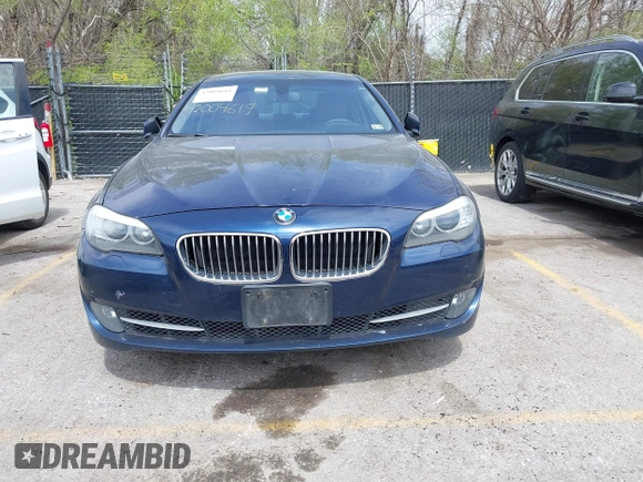 2013 BMW 5 Series 528i xDrive with VIN WBAXH5C52DD107297, listed as a IAAI auction lot 42004619 with 182,805 mi miles. Bid and sale history available at carsss.com. Image 6.