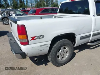 2002 Chevrolet Silverado 1500 LS with VIN 1GCEK19T92E245890, listed as a IAAI auction lot 42097307 with 221,442 mi miles. Bid and sale history available at carsss.com. Image 6.