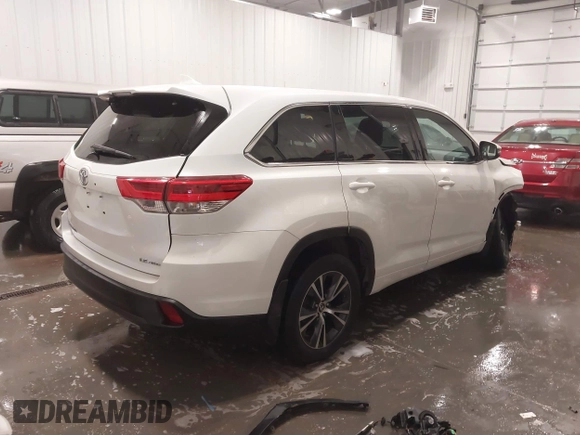 2018 Toyota Highlander LE with VIN 5TDBZRFH9JS821645, listed as a IAAI auction lot 41871971 with 98,426 mi miles and . Bid and sale history available at DreamBid. Image 4.
