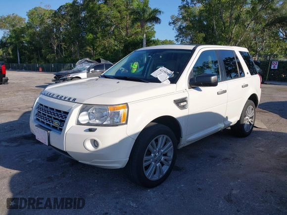 2010 Land Rover LR2 HSE z VIN SALFR2BN8AH208966, wystawiony jako IAAI lot #42258941 z przebiegiem 141 992 mil mil oraz . Historia ofert i sprzedaży dostępna na DreamBid. Obrazek 17.