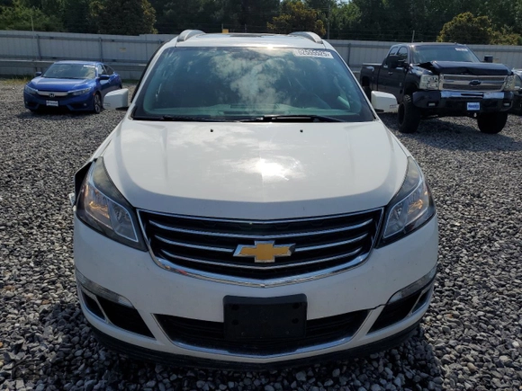 2015 Chevrolet Traverse LT z VIN 1GNKVHKD9FJ271982, wystawiony jako Copart lot #62555525 z przebiegiem 155 887 mil mil oraz Szkoda całkowita • Salvage title. Historia ofert i sprzedaży dostępna na DreamBid. Obrazek 5.