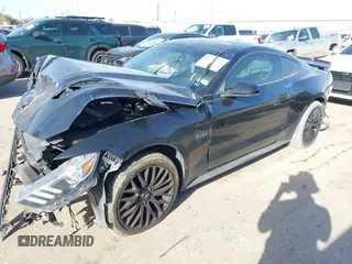 2016 Ford Mustang GT z VIN 1FA6P8CF7G5245952, wystawiony jako IAAI lot #41744923 z przebiegiem 105 541 mil mil oraz . Historia ofert i sprzedaży dostępna na DreamBid. Obrazek 2.