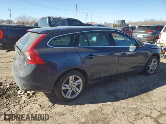 2015 Volvo V60 z VIN YV1612SC3F1188973, wystawiony jako Copart lot #39475764 z przebiegiem Nie podano mil oraz . Historia ofert i sprzedaży dostępna na DreamBid. Obrazek 3.