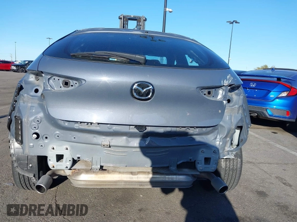 2022 Mazda Mazda3 Hatchback Premium with VIN JM1BPAML4N1521836, listed as a IAAI auction lot 41828139 with 42,786 mi miles. Bid and sale history available at carsss.com. Image 17.