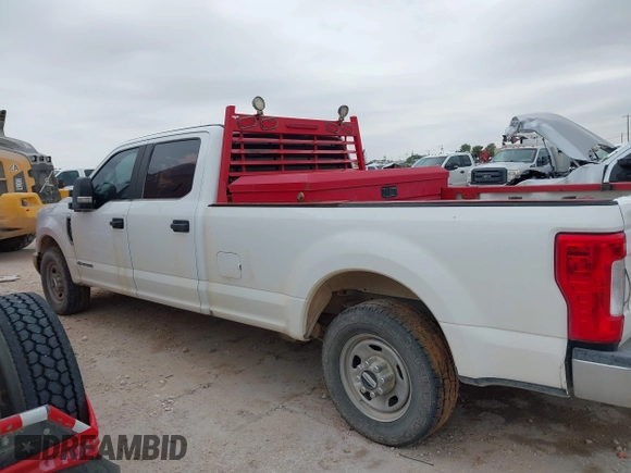 2017 Ford F-350 XL z VIN 1FT7W3AT5HED28231, wystawiony jako IAAI lot #42365678 z przebiegiem Nie podano mil oraz . Historia ofert i sprzedaży dostępna na DreamBid. Obrazek 14.