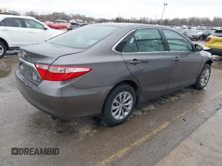 2017 Toyota Camry XLE z VIN 4T1BF1FK3HU374219, wystawiony jako IAAI lot #41502142 z przebiegiem 17 837 mil mil oraz . Historia ofert i sprzedaży dostępna na DreamBid. Obrazek 4.