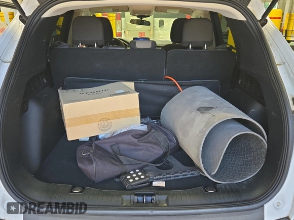 2020 Ford Escape SE z VIN 1FMCU9G66LUB14805, wystawiony jako IAAI lot #42388285 z przebiegiem 50 819 mil mil oraz . Historia ofert i sprzedaży dostępna na DreamBid. Obrazek 50.