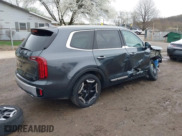 2024 Kia Telluride S with VIN 5XYP64GC8RG553376, listed as a IAAI auction lot 41952508 with 7,218 mi miles and . Bid and sale history available at carsss.com. Image 4.