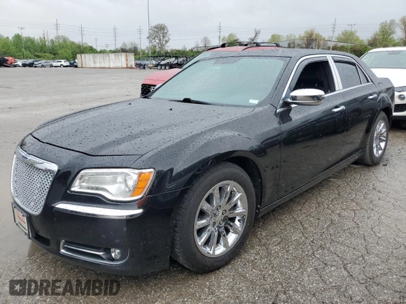 2013 Chrysler 300 C z VIN 2C3CCAET1DH568910, wystawiony jako Copart lot #50037004 z przebiegiem 136 228 mil mil oraz Szkoda całkowita • Salvage title. Historia ofert i sprzedaży dostępna na DreamBid. Obrazek 1.