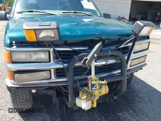 1998 Chevrolet Silverado 1500 with VIN 2GCEK19R8W1234004, listed as a IAAI auction lot 42161786 with 208,786 mi miles and . Bid and sale history available at DreamBid. Image 6.