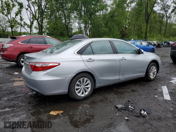 2015 Toyota Camry XLE z VIN 4T4BF1FK7FR460099, wystawiony jako Copart lot #57674195 z przebiegiem 162 774 mil mil oraz Szkoda całkowita • Salvage title. Historia ofert i sprzedaży dostępna na DreamBid. Obrazek 3.