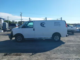 2017 GMC Savana Cargo z VIN 1GTW7AFF8H1911075, wystawiony jako IAAI lot #41038863 z przebiegiem 93 959 mil mil oraz . Historia ofert i sprzedaży dostępna na DreamBid. Obrazek 14.