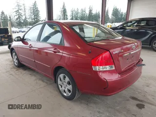 2009 Kia Spectra LX z VIN KNAFE222195667582, wystawiony jako IAAI lot #41836327 z przebiegiem 96 745 mil mil oraz . Historia ofert i sprzedaży dostępna na DreamBid. Obrazek 3.