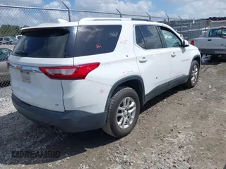 2018 Chevrolet Traverse LT Cloth with VIN 1GNERGKW5JJ170914, listed as a IAAI auction lot 41942217 with 193,295 mi miles. Bid and sale history available at carsss.com. Image 4.