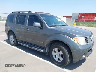 2007 Nissan Pathfinder SE z VIN 5N1AR18W17C642028, wystawiony jako IAAI lot #42209192 z przebiegiem 136 404 mil mil oraz . Historia ofert i sprzedaży dostępna na DreamBid. Obrazek 1.