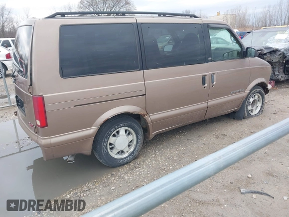 2000 GMC Safari with VIN 1GKEL19W6YB503224, listed as a IAAI auction lot 42088551 with Not Provided miles. Bid and sale history available at carsss.com. Image 4.