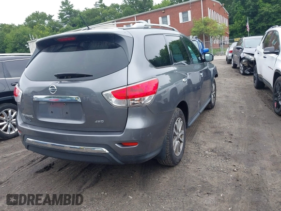2015 Nissan Pathfinder S z VIN 5N1AR2MM3FC675623, wystawiony jako IAAI lot #42697236 z przebiegiem 99 686 mil mil oraz . Historia ofert i sprzedaży dostępna na DreamBid. Obrazek 4.