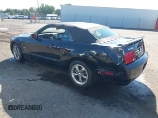 2005 Ford Mustang GT Deluxe с VIN 1ZVFT85H355174523, выставлен на аукционе IAAI как лот 42532902 с пробегом 61 406 миль миль и . История ставок и продаж доступна на DreamBid. Изображение 3.