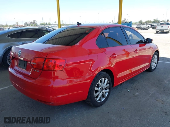 2012 Volkswagen Jetta SE with VIN 3VWDP7AJ6CM372289, listed as a IAAI auction lot 42643829 with 152,512 mi miles and . Bid and sale history available at DreamBid. Image 4.