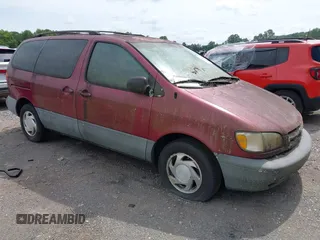 1998 Toyota Sienna LE z VIN 4T3ZF13CXWU026269, wystawiony jako IAAI lot #42444601 z przebiegiem 177 037 mil mil oraz . Historia ofert i sprzedaży dostępna na DreamBid. Obrazek 1.