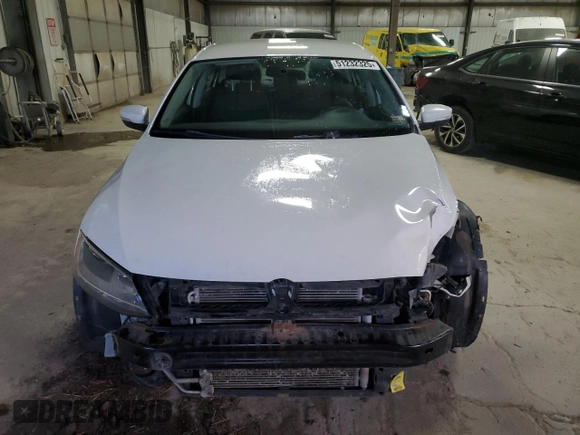 2012 Volkswagen Jetta SE with VIN 3VWDX7AJ6CM107243, listed as a Copart auction lot 56588155 with 191,741 mi miles and Non repairable. Bid and sale history available at DreamBid. Image 5.