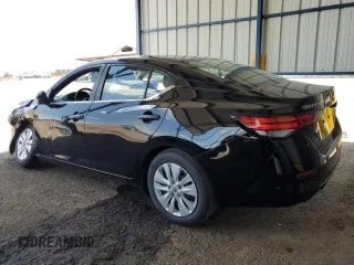 2025 Nissan Sentra S z VIN 3N1AB8BV5SY291712, wystawiony jako Copart lot #59800235 z przebiegiem 5 240 mil mil oraz Czysty tytuł • Clean title. Historia ofert i sprzedaży dostępna na DreamBid. Obrazek 2.