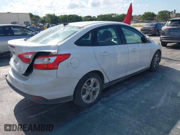 2013 Ford Focus SE with VIN 1FADP3F20DL125792, listed as a IAAI auction lot 40843871 with Not Provided miles. Bid and sale history available at carsss.com. Image 4.