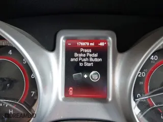 2014 Dodge Journey SXT with VIN 3C4PDCBG1ET281072, listed as a IAAI auction lot 41435475 with 176,979 mi miles. Bid and sale history available at carsss.com. Image 7.
