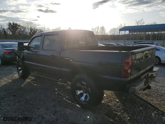 2006 Chevrolet Silverado 1500 LT1 with VIN 2GCEC13T861214806, listed as a Copart auction lot 47633735 with 168,999 mi miles and Salvage Title. Bid and sale history available at carsss.com. Image 2.