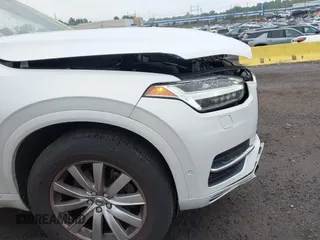 2018 Volvo XC90 Momentum с VIN YV4A22PK8J1213045, выставлен на аукционе IAAI как лот 42437065 с пробегом 78 262 миль миль и . История ставок и продаж доступна на DreamBid. Изображение 17.