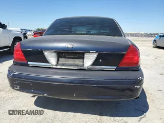 2001 Ford Crown Victoria Police Police Interceptor with VIN 2FAFP71W71X176814, listed as a Copart auction lot 47880685 with 226,118 mi miles and Salvage Title. Bid and sale history available at carsss.com. Image 6.