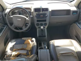 2007 Jeep Patriot Limited with VIN 1J8FT48W67D368700, listed as a Copart auction lot 49451105 with 177,783 mi miles and Salvage title. Bid and sale history available at DreamBid. Image 8.