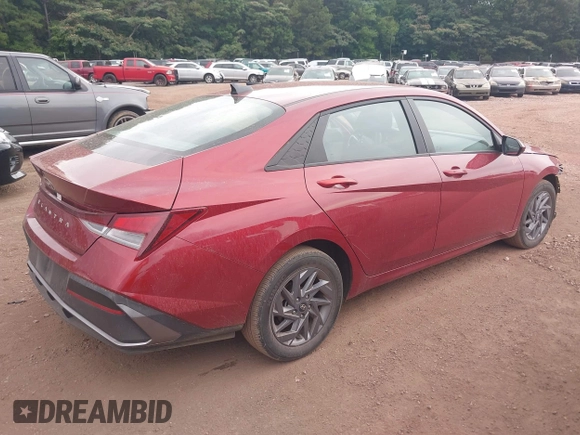2024 Hyundai Elantra SEL z VIN KMHLM4DG5RU769160, wystawiony jako IAAI lot #42509506 z przebiegiem 38 926 mil mil oraz . Historia ofert i sprzedaży dostępna na DreamBid. Obrazek 4.