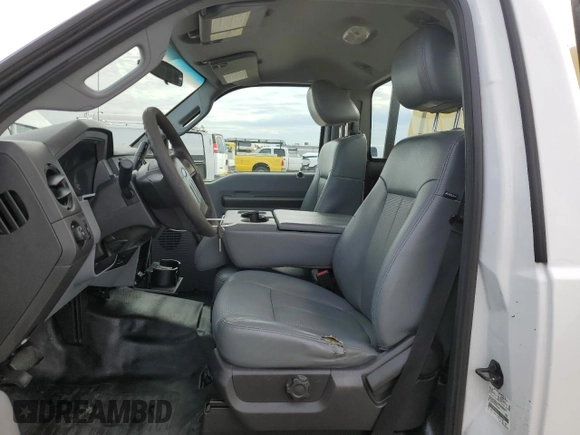 2013 Ford F-250 XL with VIN 1FTBF2A66DEB91888, listed as a Copart auction lot 44631815 with 276,539 mi miles and Clean title. Bid and sale history available at DreamBid. Image 7.