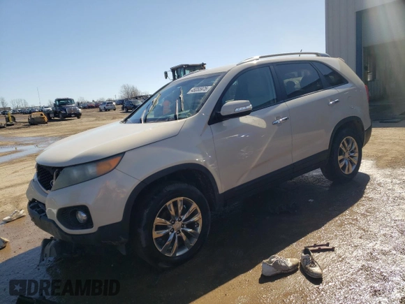 2011 Kia Sorento EX with VIN 5XYKU3A18BG034755, listed as a Copart auction lot 48055975 with 200,833 mi miles and Salvage Title. Bid and sale history available at carsss.com. Image 1.